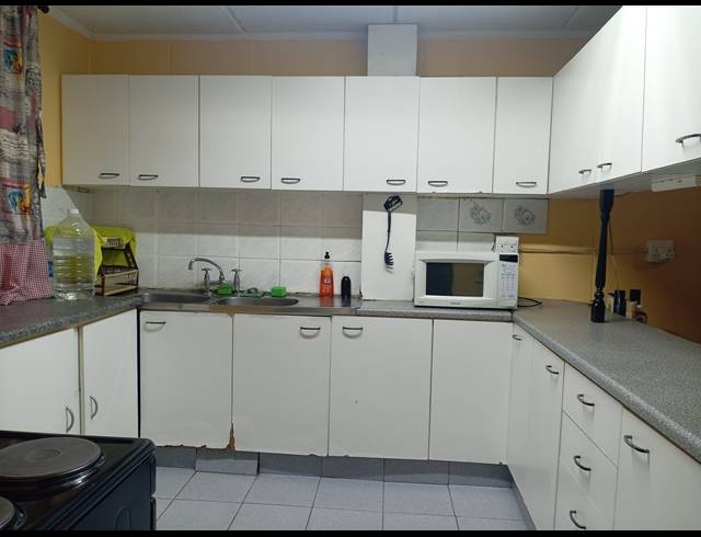 3.5 BEDROOM APARTMENT FOR SALE IN MONTCLAIR